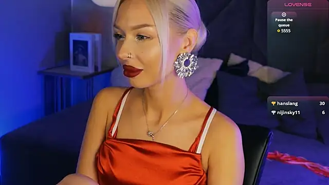 Alaska_Lane live cam on StripChat