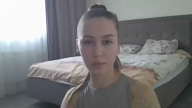 Tareliala live cam on StripChat