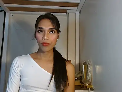 angelaxmonroe live cam on StripChat