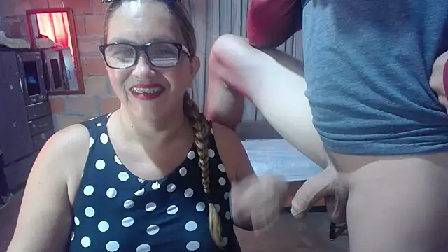 MOTHER_AND_SON09 webcam