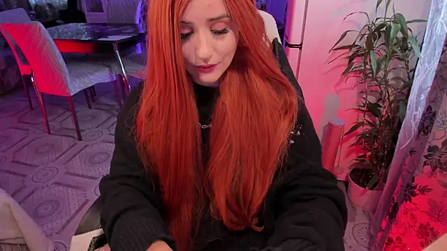 Sserendipityy live cam on StripChat