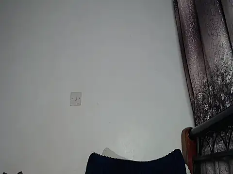 Whimsicalwillow live cam on StripChat