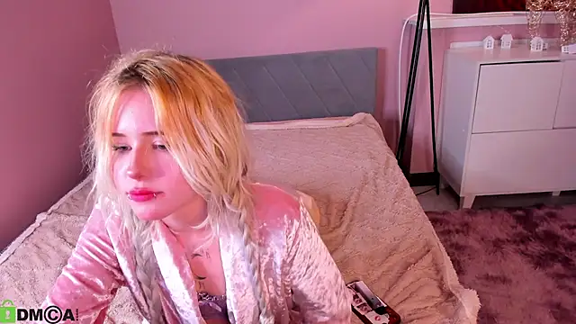 kikipeach webcam