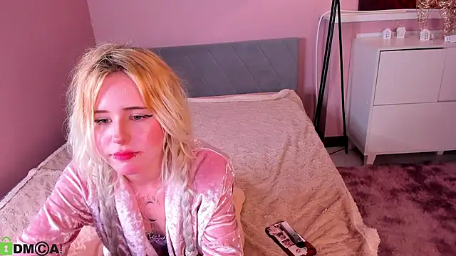 kikipeach webcam
