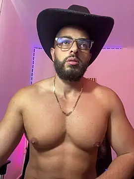 magnumchris live cam on StripChat