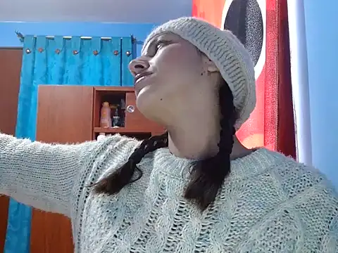SarahFriendly live cam on StripChat