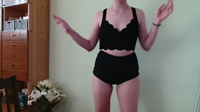 LooveELLYx webcam