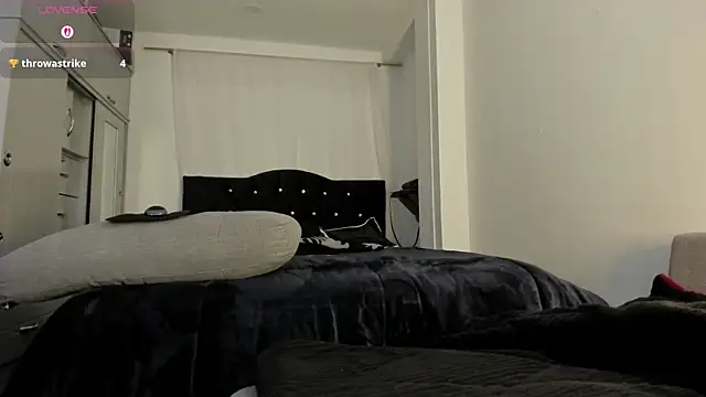 Amy_Aloqua webcam