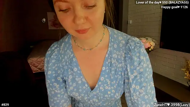 LizaGost live cam on StripChat