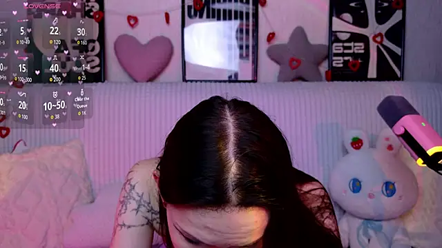 KittiMissi live cam on StripChat
