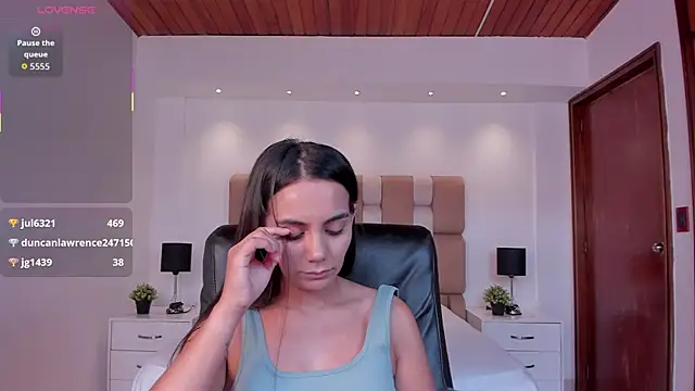 martina_mancini live cam on StripChat