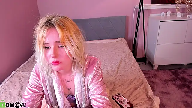 kikipeach live cam on StripChat