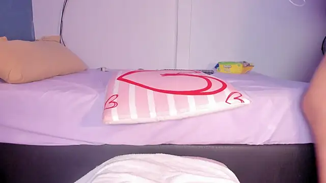 swt_kahia live cam on StripChat