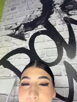 BadLilAngelXXX live sex cam