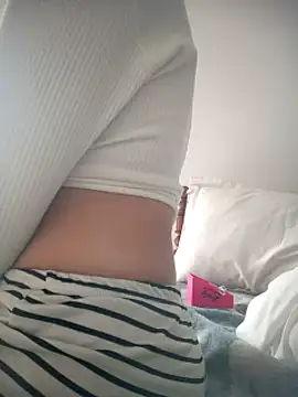 sabrina_v_ live cam on StripChat