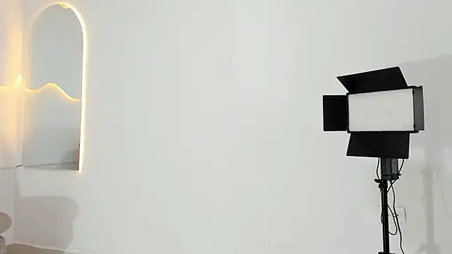 ArohomLester_ live cam on StripChat