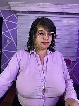 MiiaaJoness webcam