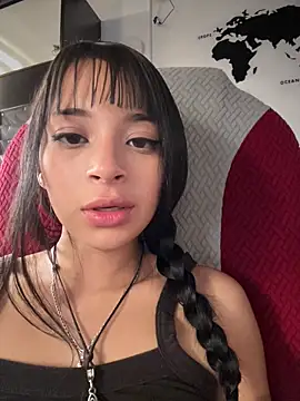 Sasha-firee live cam on StripChat