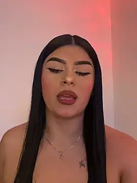 Kariina__69 live cam on StripChat