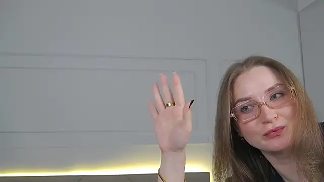 ArianaMilss live cam on StripChat
