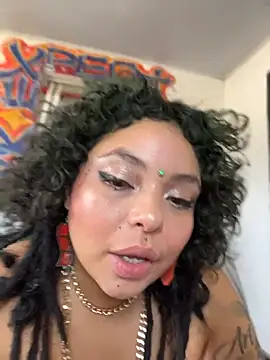 Capitaldoll420 live cam on StripChat