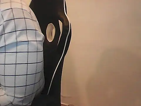 Kalel17073 live cam on StripChat