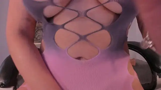 KylaMorrison live cam on StripChat