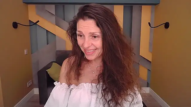 EllaLong live cam on StripChat