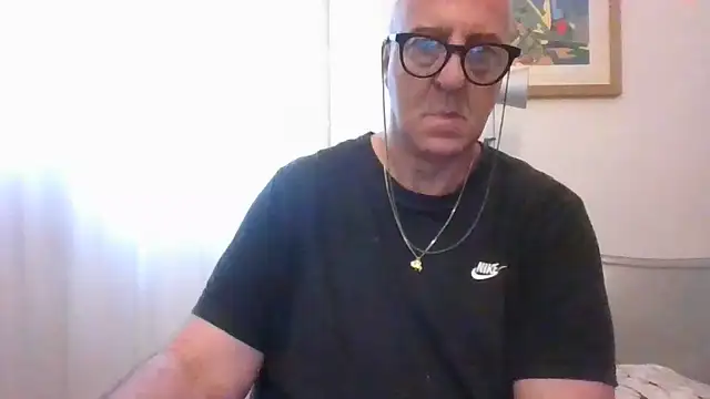 ANONIMO7735 webcam