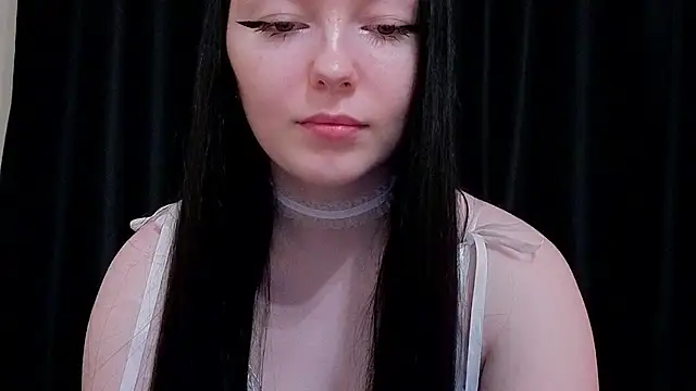 Naomi_Lanee live cam on StripChat