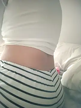 sabrina_v_ live cam on StripChat