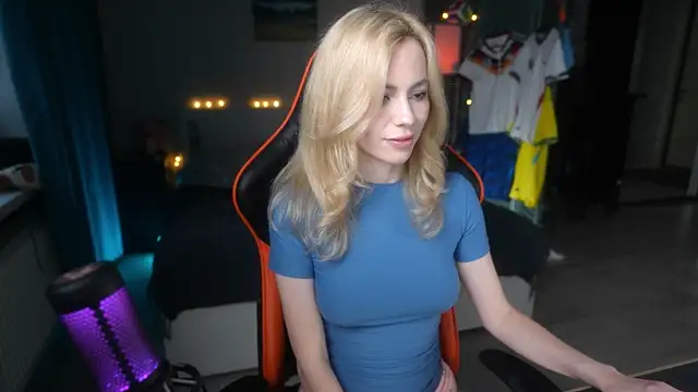 xkuxie live cam on StripChat