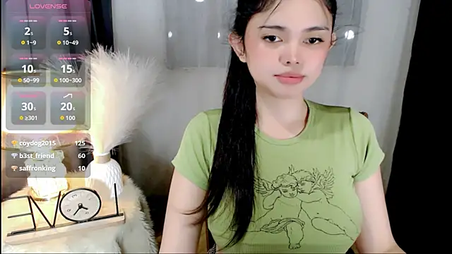 wildest_fantasy live cam on StripChat