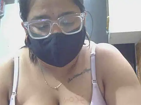 Fuckpussylickass live cam on StripChat
