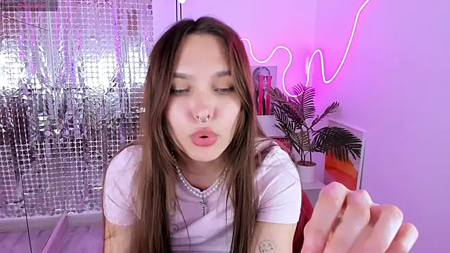ChloeSunny live cam on StripChat