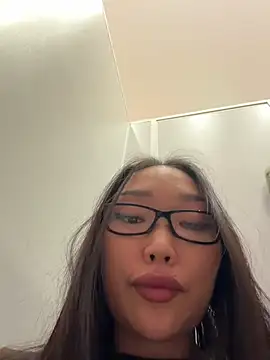 trytomakememoam webcam