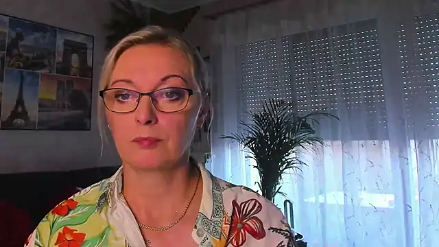vanessa_chat - Vanessa_chat's free webcam - UK Sex Cams