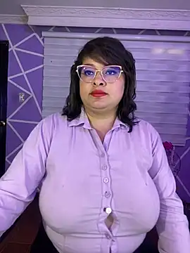 MiiaaJoness webcam
