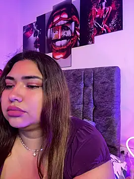 CurvyLolaX webcam