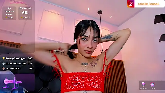 AMELIELEONE webcam