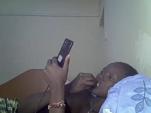 GoldenEbony1 webcam
