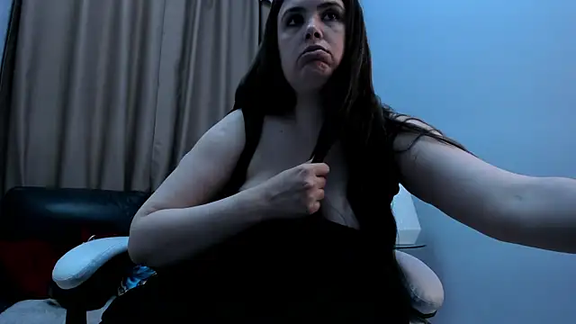 BattyMoll live cam on StripChat