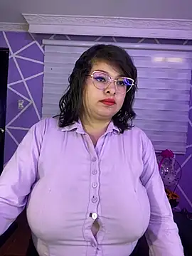 MiiaaJoness webcam