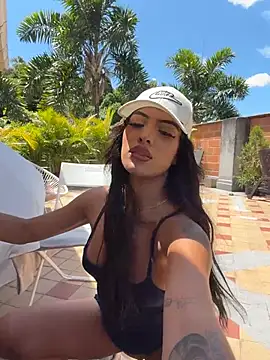 mystiquexxx (F young) - FINGERING PUSSY ! 😈💦