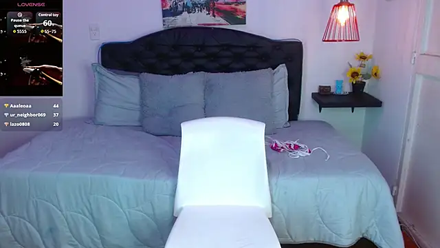 Mylu_xx live cam on StripChat