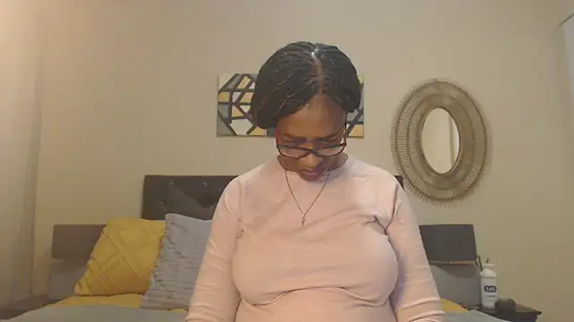 Creamyass22 live cam on StripChat