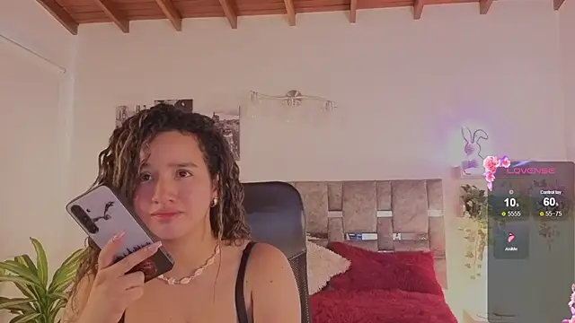 emilyrouxe live cam on StripChat