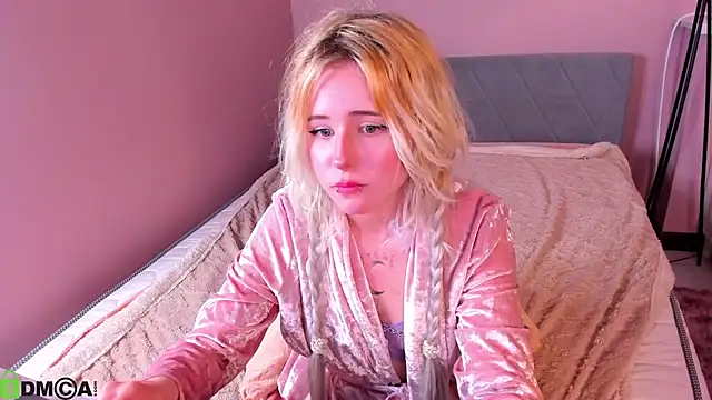 kikipeach webcam