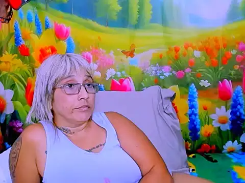 indianroxy webcam