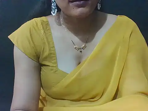 Thilothama_Vaishu live cam on StripChat